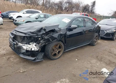 2018 Honda Civic Sport z USA, uszkodzony, nr VIN SHHFK7G42JU205987